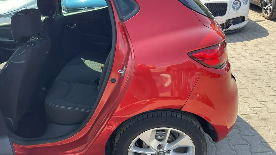 RENAULT Clio -