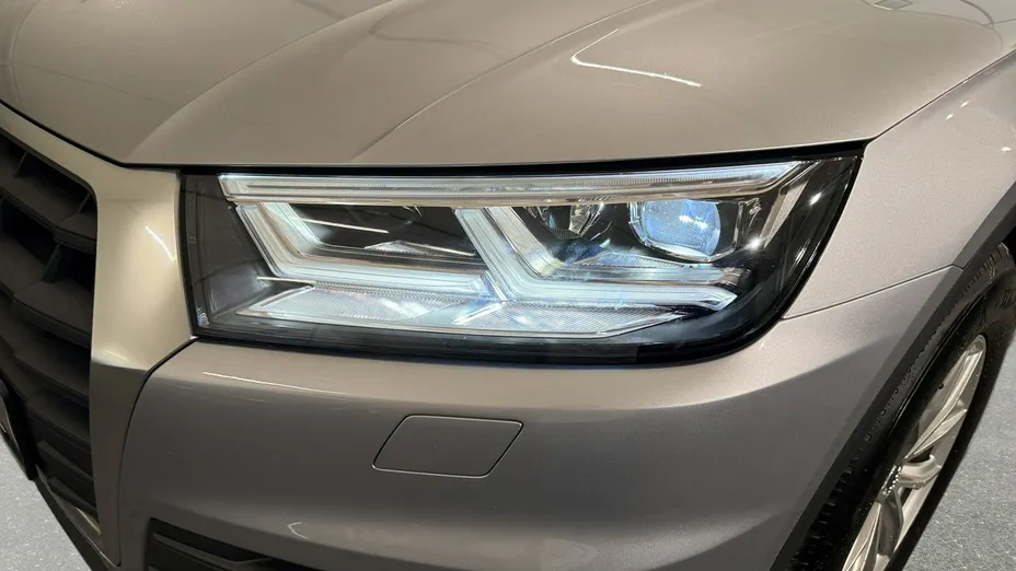AUDI Q5 -