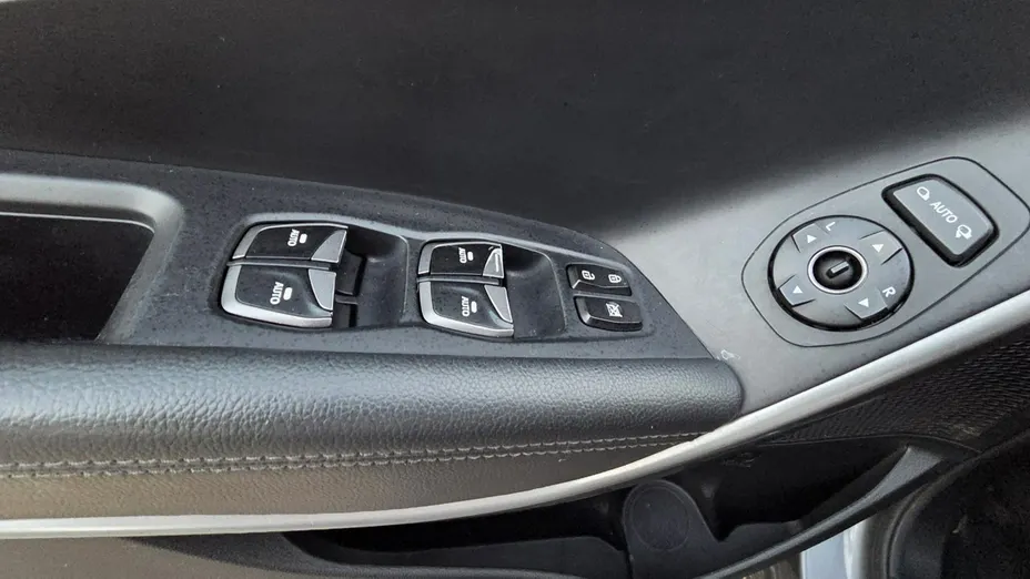 HYUNDAI Santa Fe -