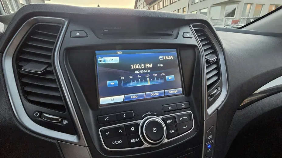 HYUNDAI Santa Fe -