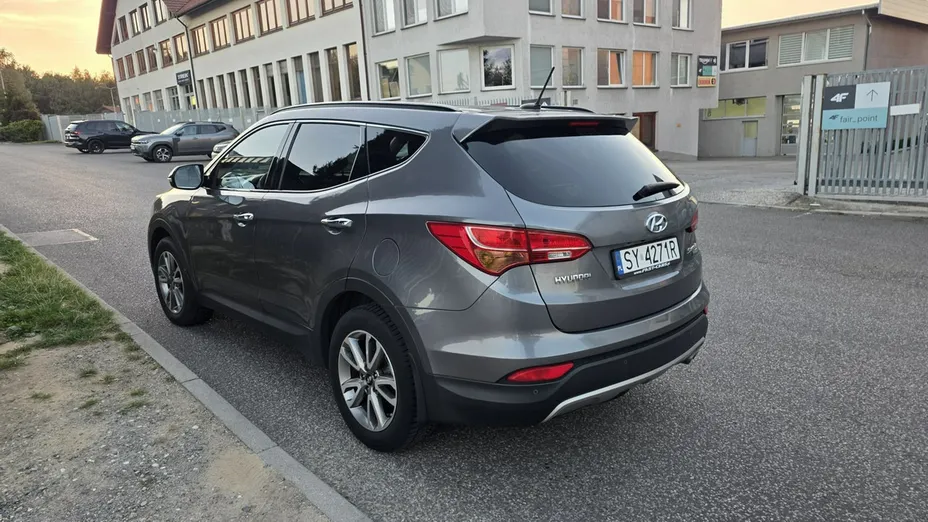 HYUNDAI Santa Fe -