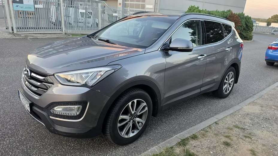 HYUNDAI Santa Fe -
