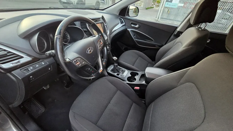 HYUNDAI Santa Fe -