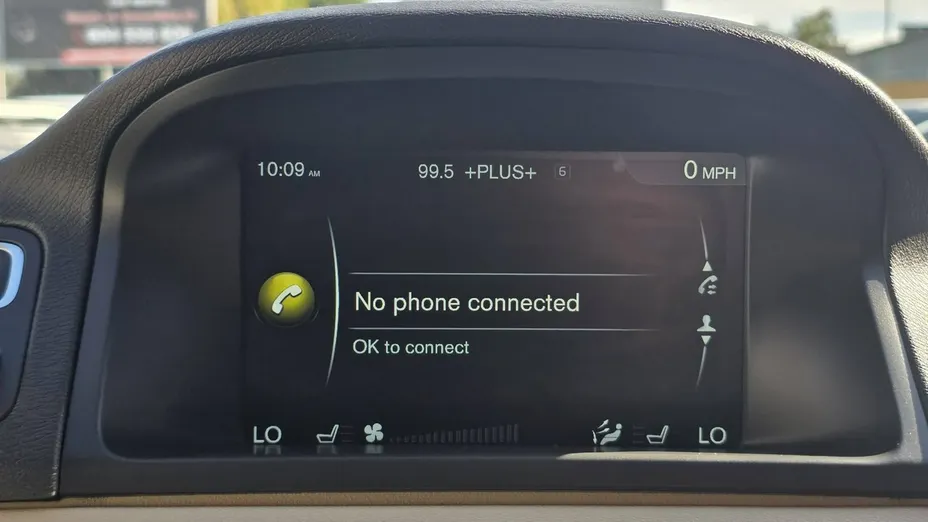 VOLVO XC70 -
