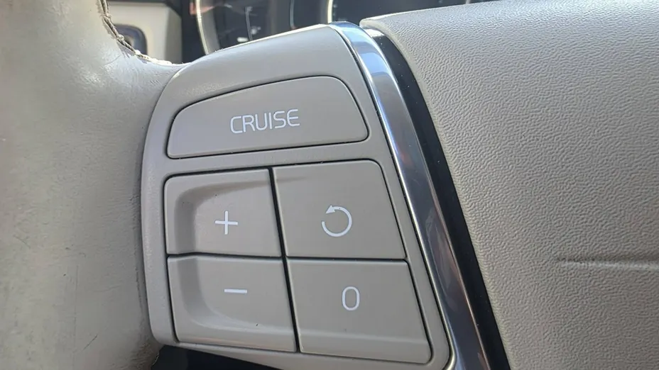 VOLVO XC70 -