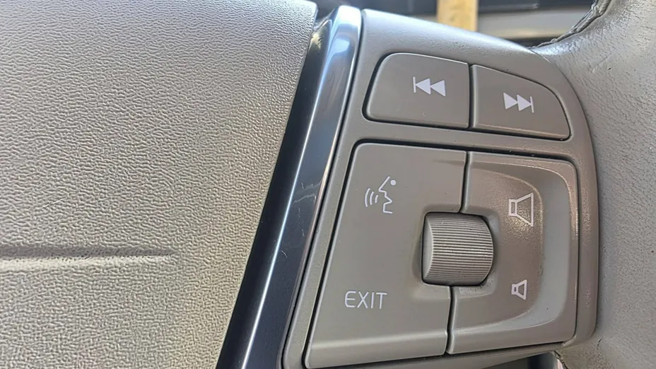 VOLVO XC70 -