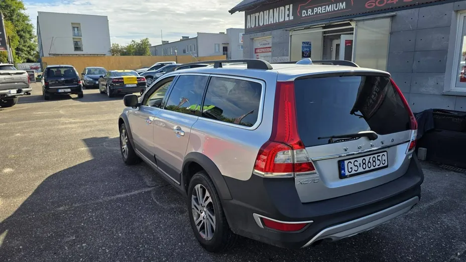 VOLVO XC70 -