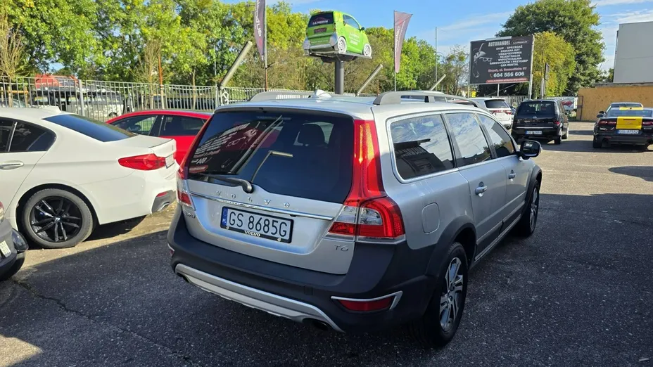 VOLVO XC70 -