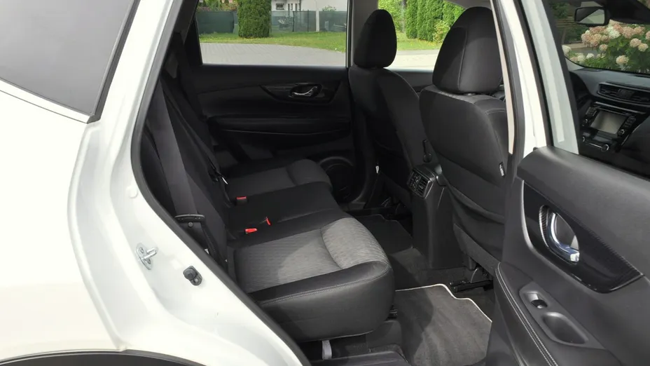 NISSAN X-Trail -