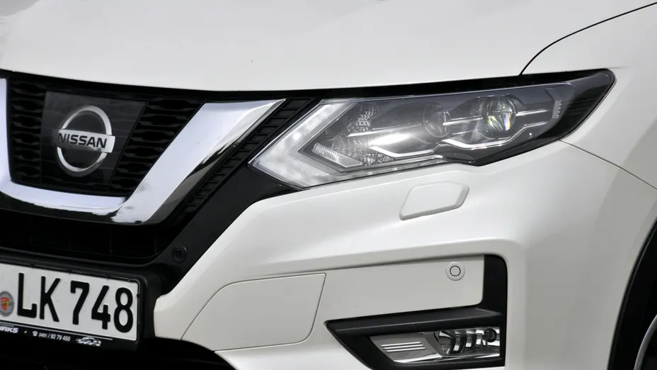 NISSAN X-Trail -