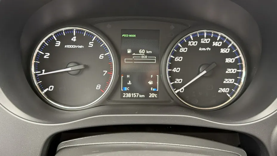 MITSUBISHI Outlander -