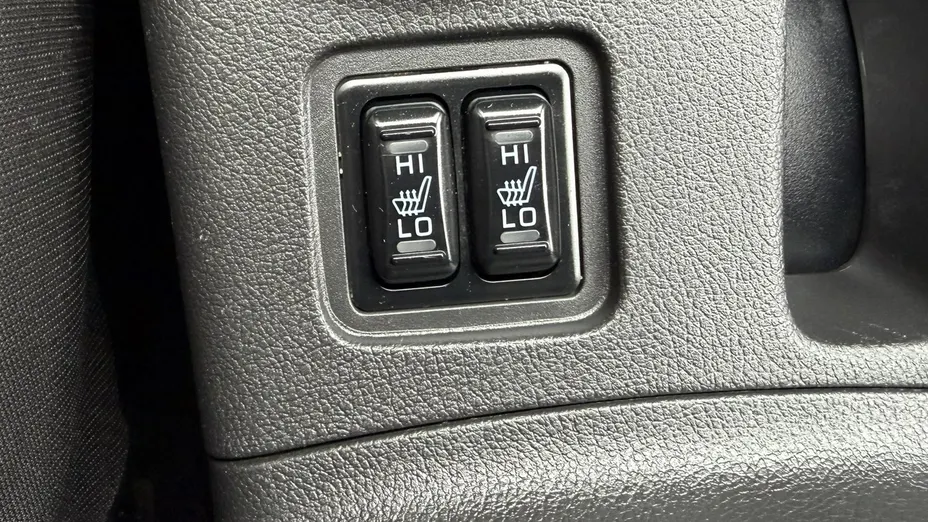 MITSUBISHI Outlander -