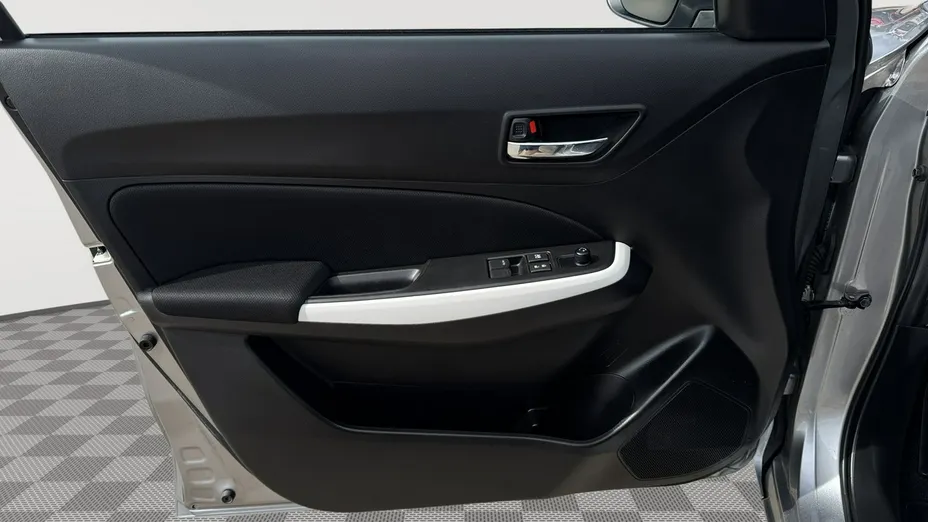 SUZUKI Swift -