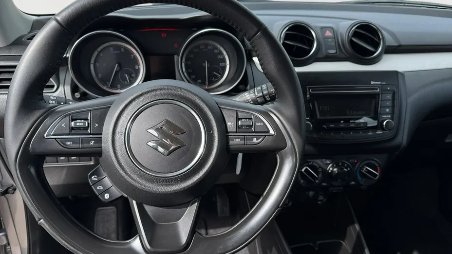 SUZUKI Swift -