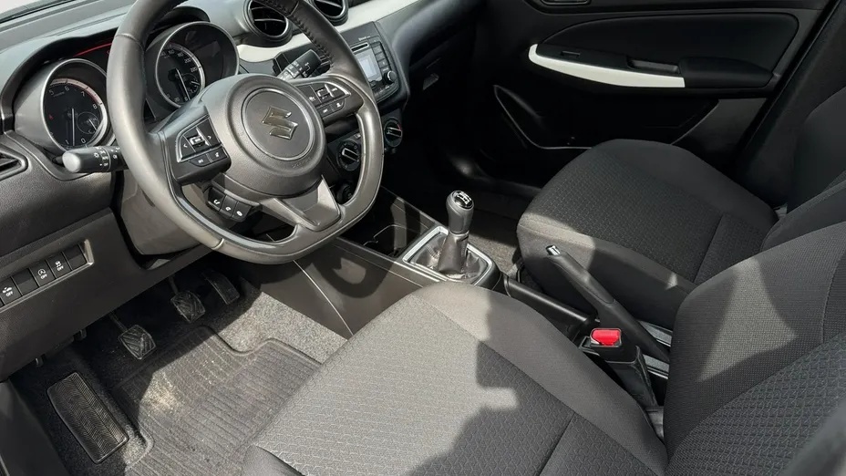 SUZUKI Swift -