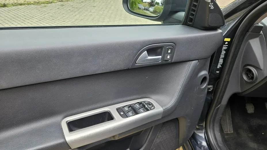 VOLVO V50 -