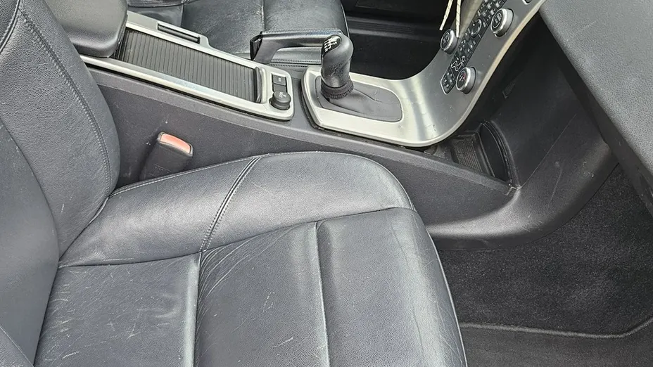 VOLVO V50 -