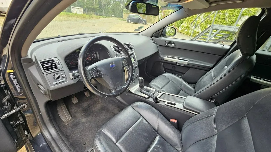 VOLVO V50 -
