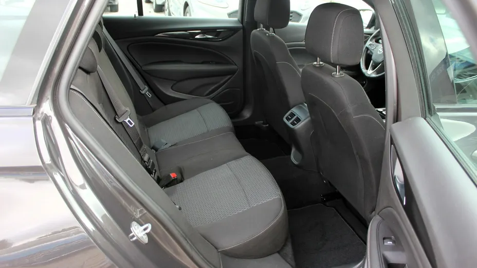 OPEL Insignia -