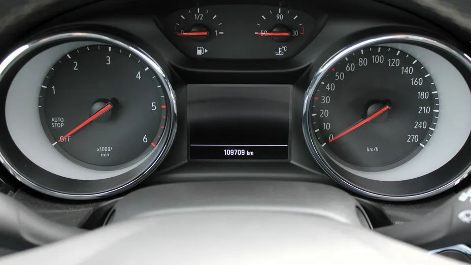 OPEL Insignia -