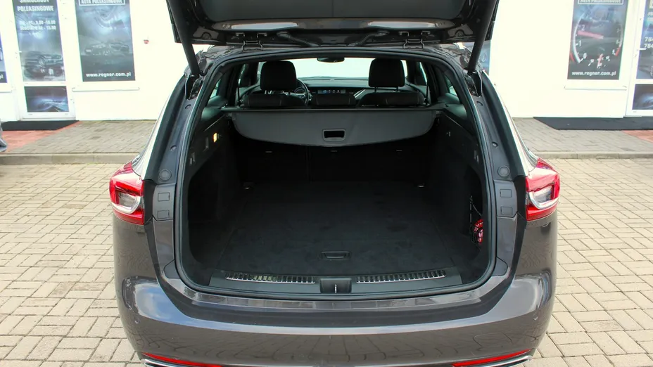 OPEL Insignia -