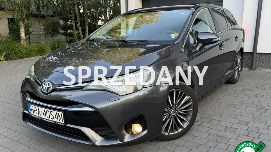 TOYOTA Avensis -