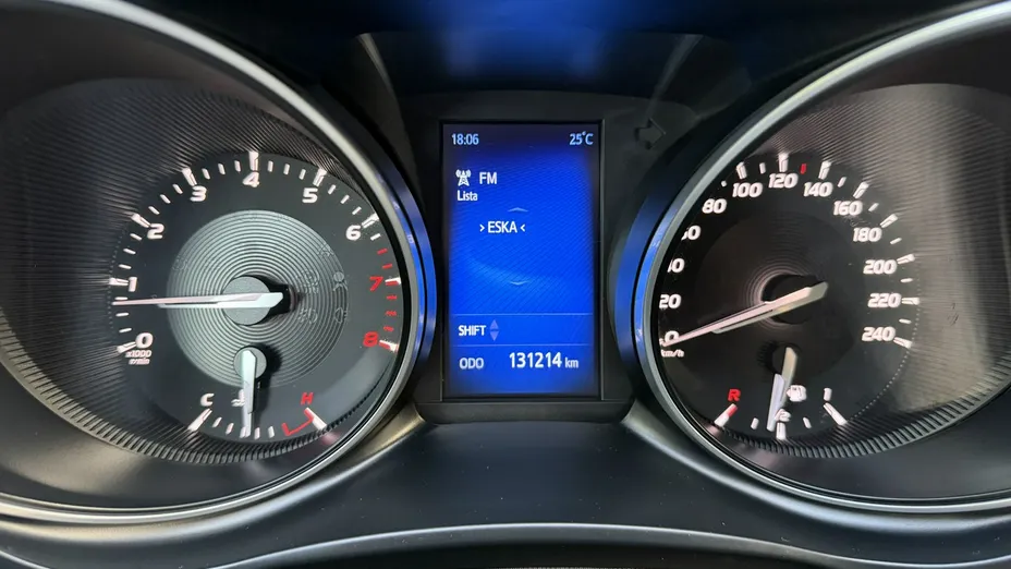 TOYOTA Avensis -