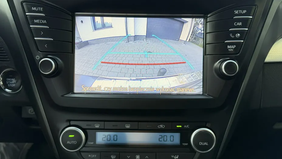 TOYOTA Avensis -