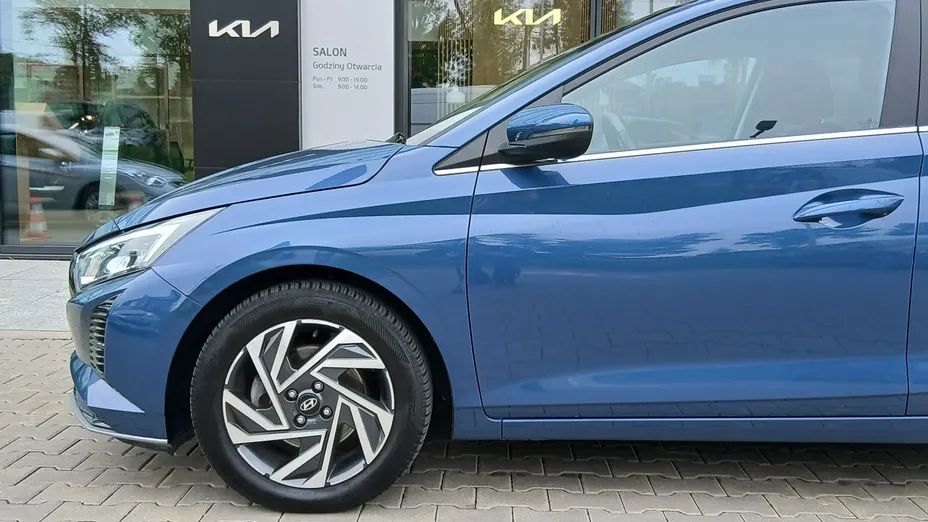 HYUNDAI i20 -