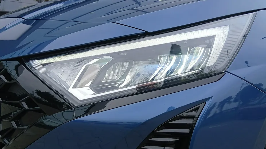 HYUNDAI i20 -