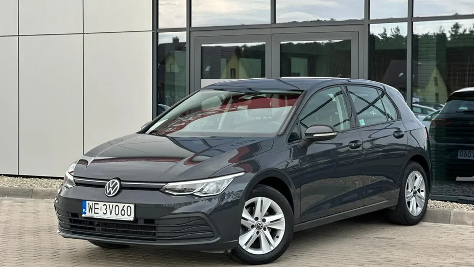 VOLKSWAGEN Golf -