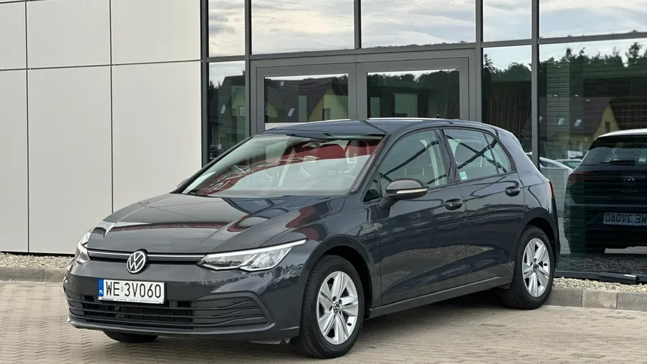 VOLKSWAGEN Golf -