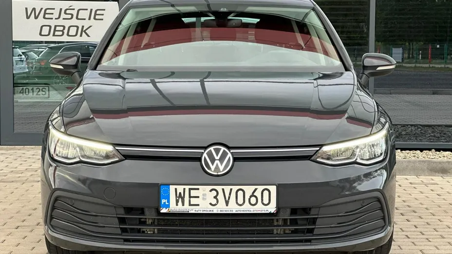 VOLKSWAGEN Golf -