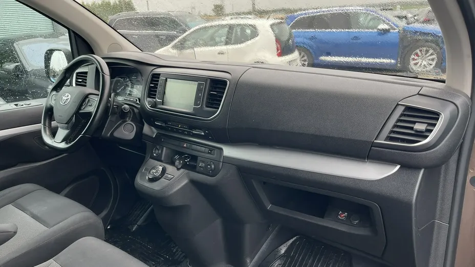 TOYOTA Proace Verso -