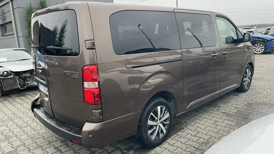 TOYOTA Proace Verso -