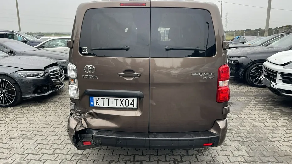 TOYOTA Proace Verso -