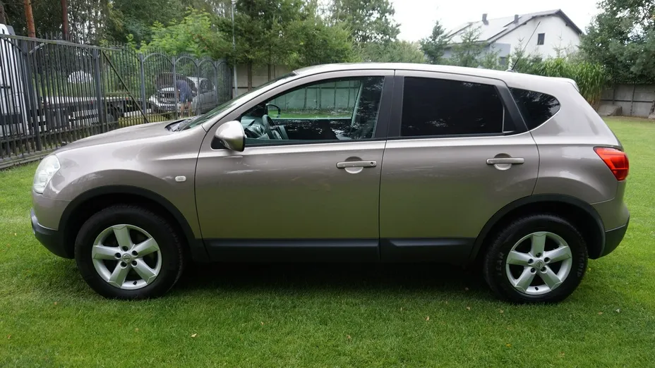 NISSAN Qashqai -