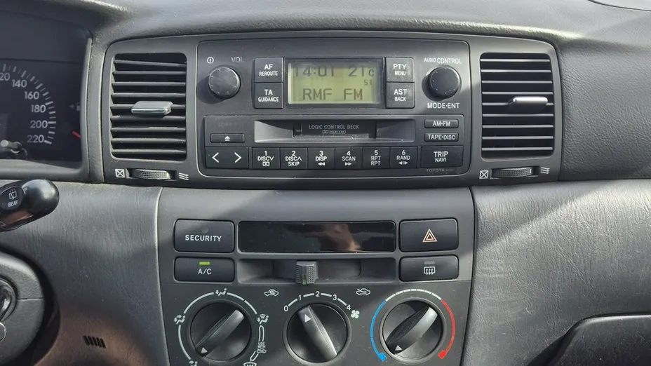 TOYOTA Corolla -