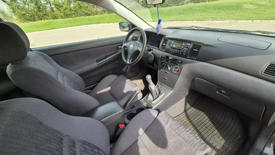 TOYOTA Corolla -