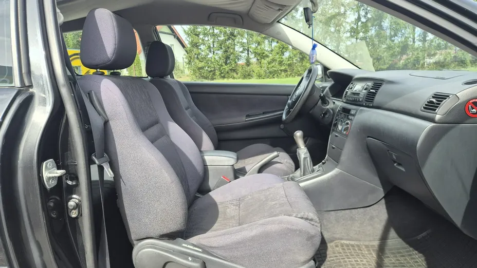 TOYOTA Corolla -