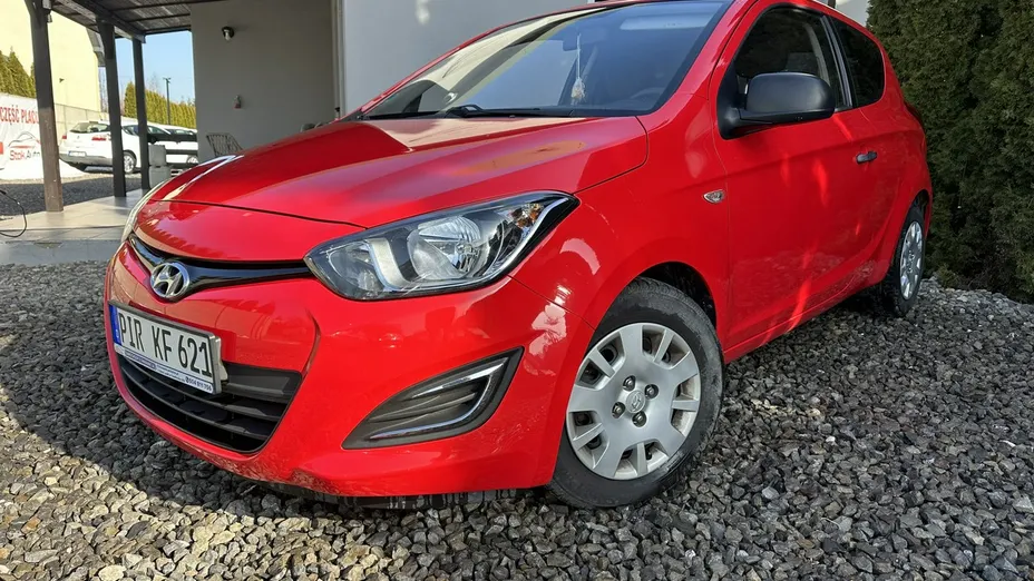 HYUNDAI i20 -