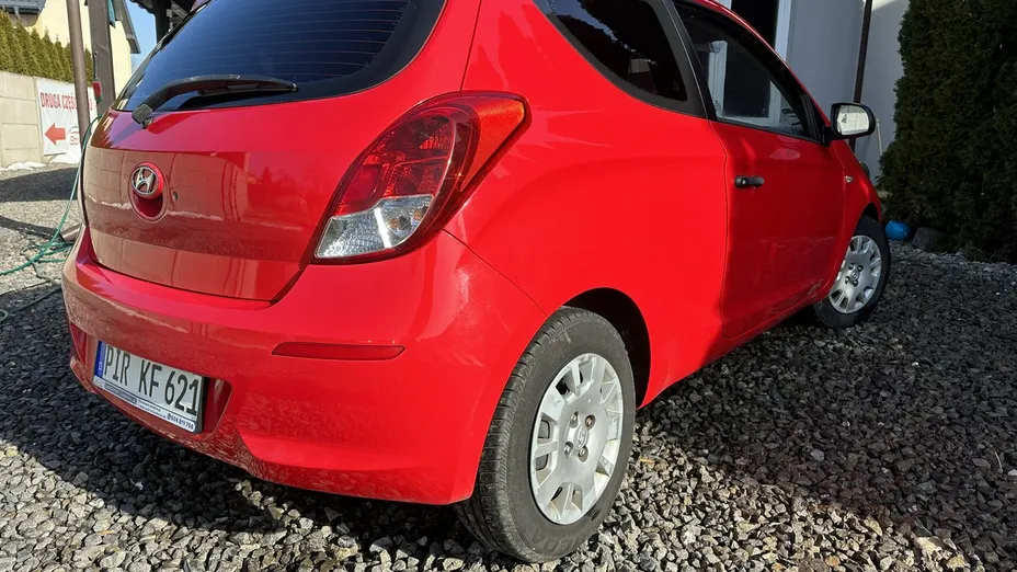 HYUNDAI i20 -