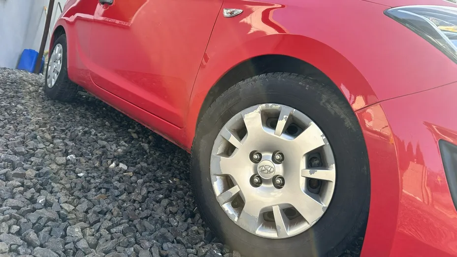 HYUNDAI i20 -