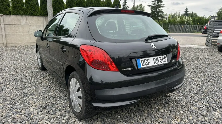 PEUGEOT 207 -