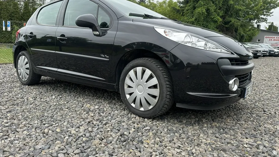 PEUGEOT 207 -