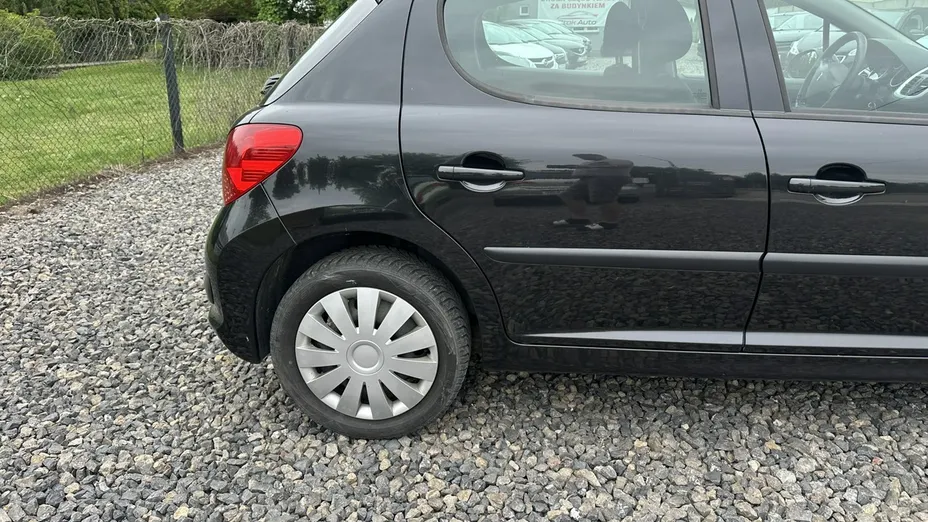 PEUGEOT 207 -