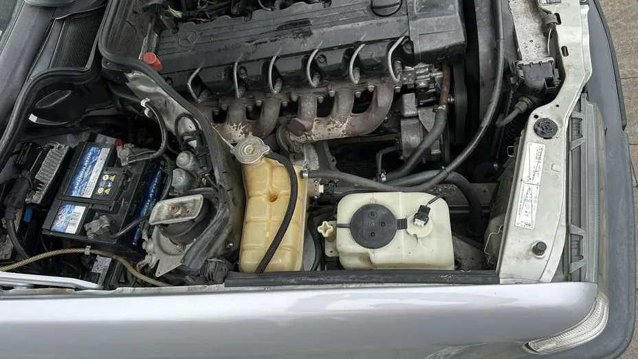 MERCEDES-BENZ 124 -