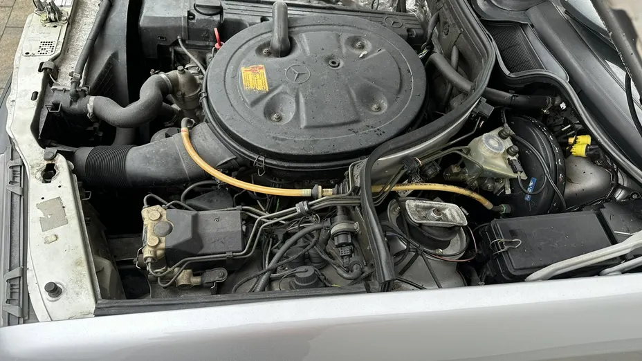 MERCEDES-BENZ 124 -