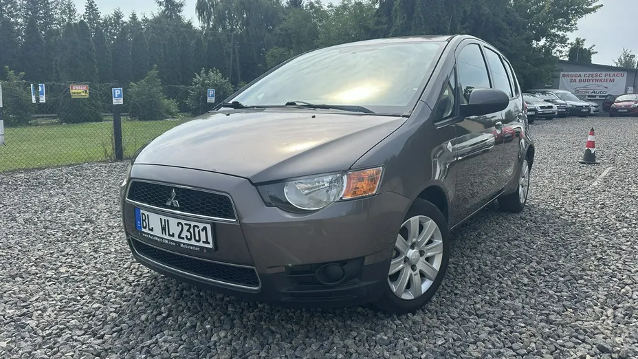 MITSUBISHI Colt -