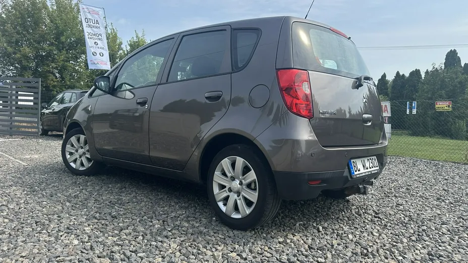 MITSUBISHI Colt -